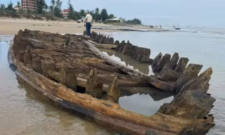 Chưa thể khai quật tàu cổ phát lộ ở Hội An