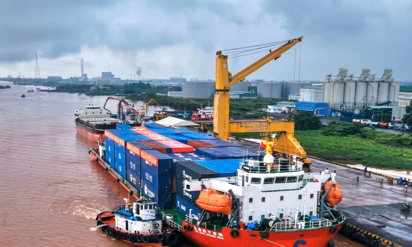 Chuyến tàu đầu tiên từ Nam Ninh đến Cần Thơ mở ra tuyến vận tải quốc tế sông biển, thúc đẩy giao thương, nâng cao năng lực logistics khu vực ĐBSCL.