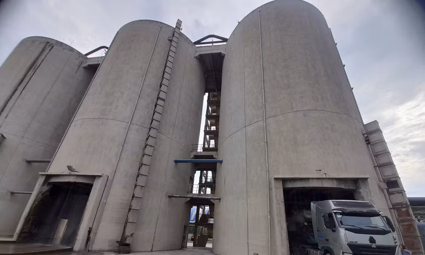 Tro xỉ nhiệt điện Duyên Hải đã được tiêu thụ, góp phần giảm ô nhiễm và phục vụ sản xuất vật liệu xây dựng, san lấp công trình.