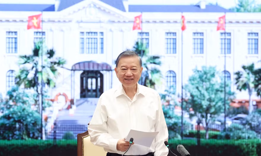 Không đồng nhất nhân tài với người có bằng cấp cao, thâm niên công tác