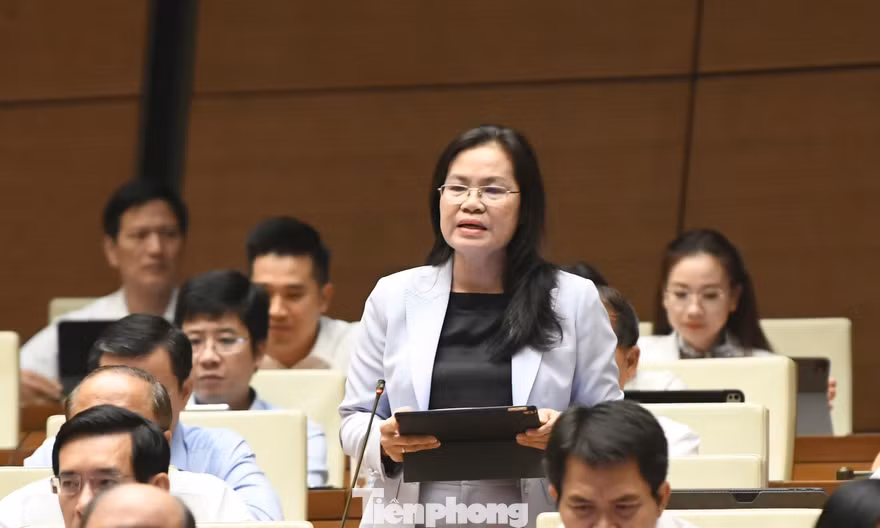 Đại biểu Quốc hội: Cần quy định trực tiếp trong Luật Đất đai nội dung công chứng, chứng thực