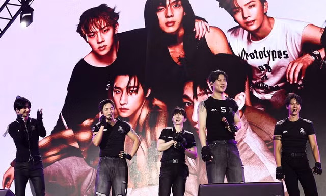 MONSTA X trở lại đầy mạnh mẽ
