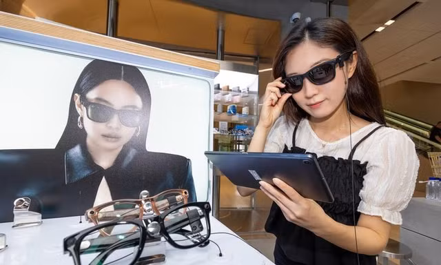 Kính AI xâm nhập các kỳ thi đại học