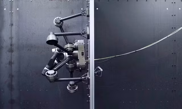 'Robot nhện' ra đời 'cạnh tranh' với Spider-Man