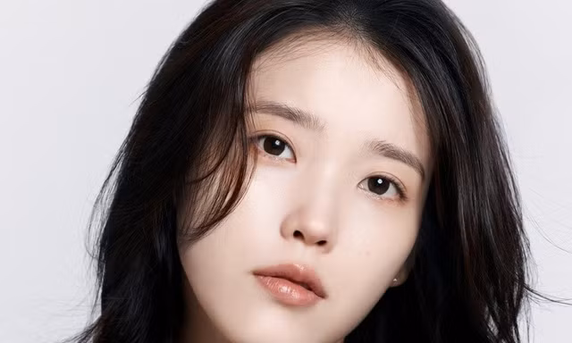 IU kỷ niệm 18 năm ra mắt theo cách đặc biệt