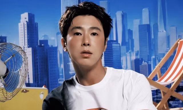 Yunho của TVXQ gây tranh cãi vì chất vấn người hâm mộ