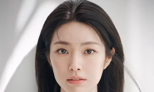 Mọi động thái của Ha Young hiện đều là tâm điểm