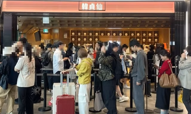 Mạng xã hội và tâm lý 'sợ bỏ lỡ' (FOMO) đã thay đổi thị trường thực phẩm như thế nào?