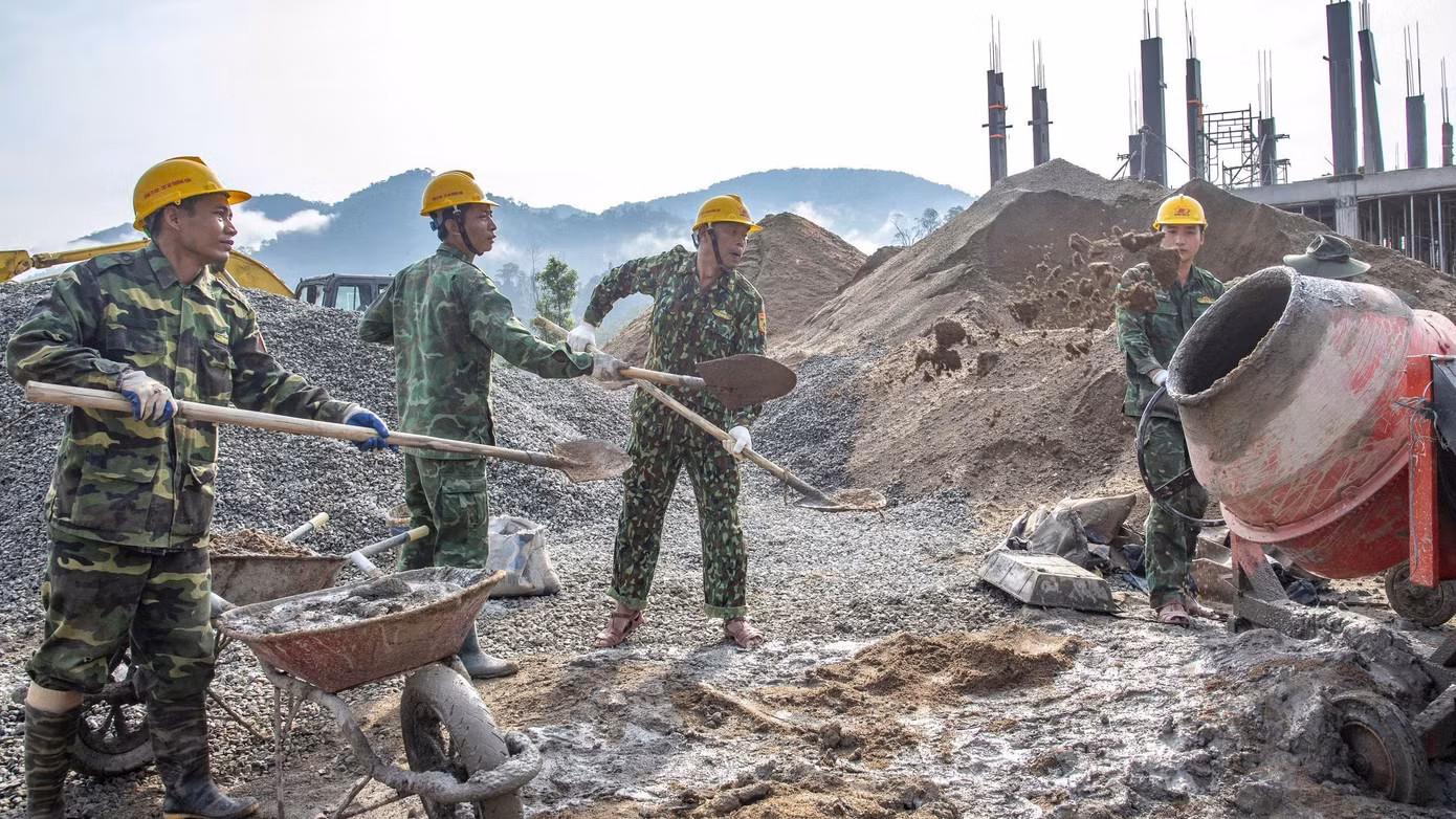 bai-3-1-trung-ta-ro-zam-than-thu-nhat-tu-trai-sang.jpg