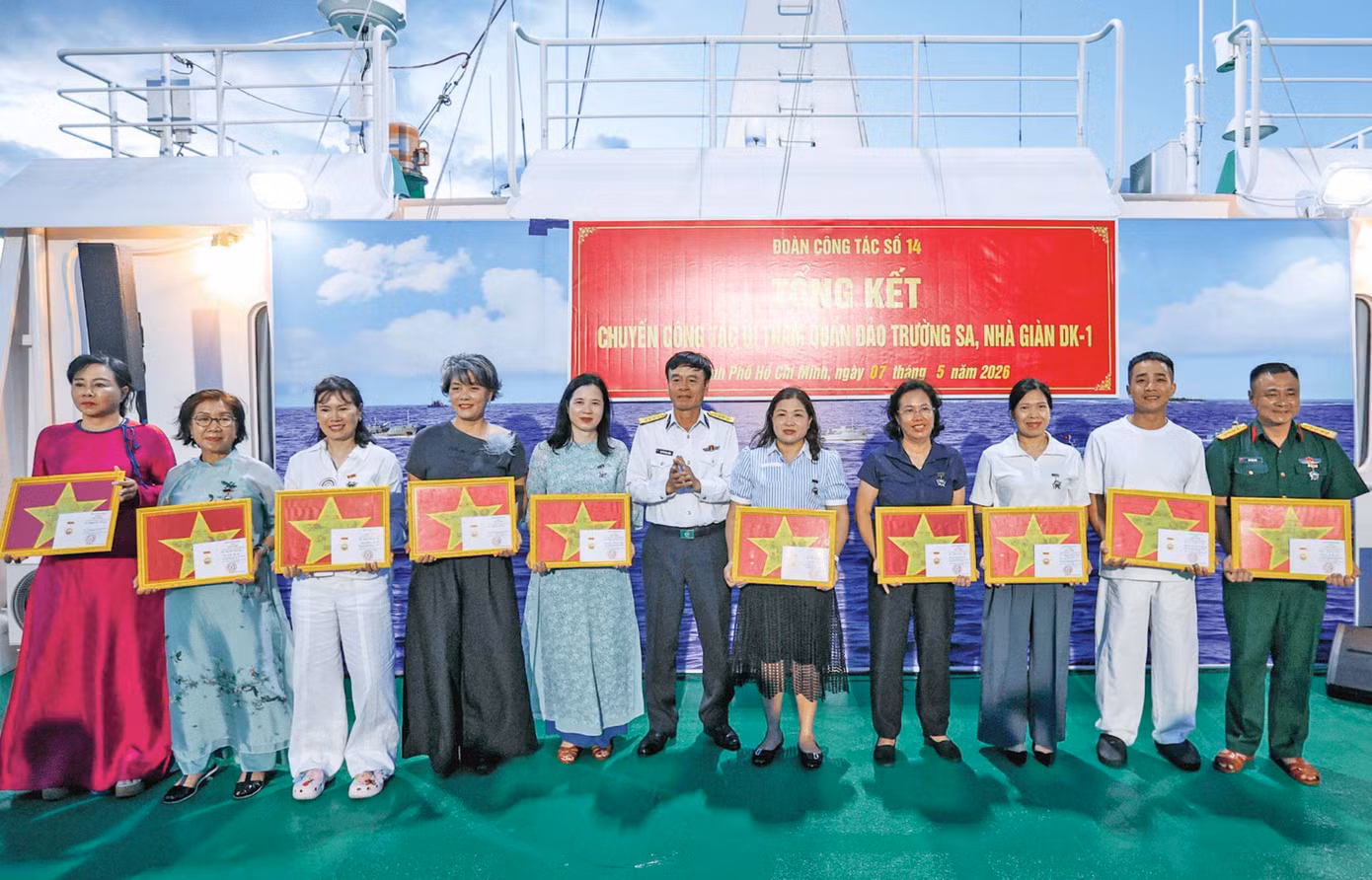 6-tang-co-to-quoc-va-ky-niem-chuong-sau-chuyen-di-anh-nguyen-thanh.jpg