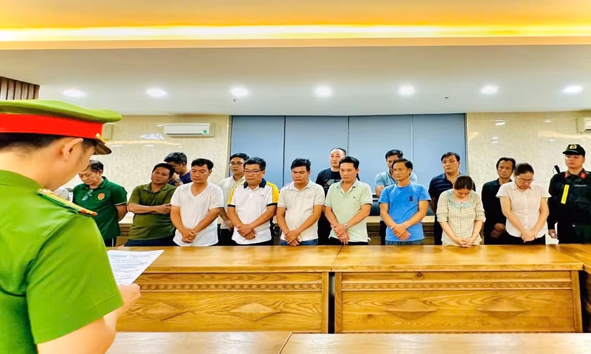 Nhóm cán bộ nhận hối lộ để làm ngơ, hợp thức hóa và cấp điện nước cho công trình vi phạm