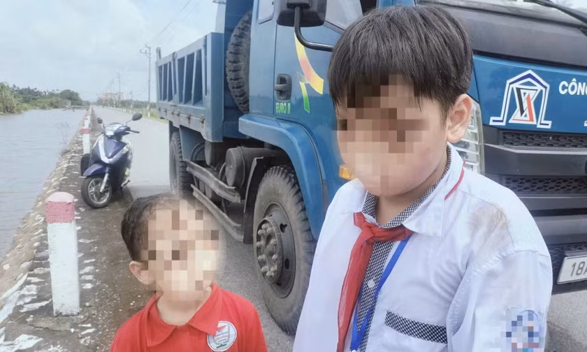 Nam sinh lớp 11 ở Ninh Bình lao xuống sông cứu hai em nhỏ
