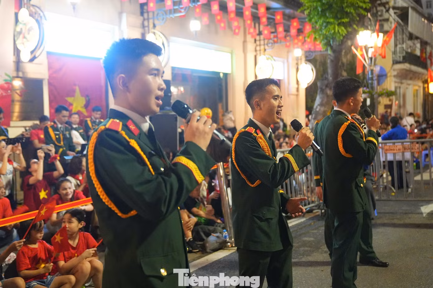 tp-concert-quan-doi35.jpg