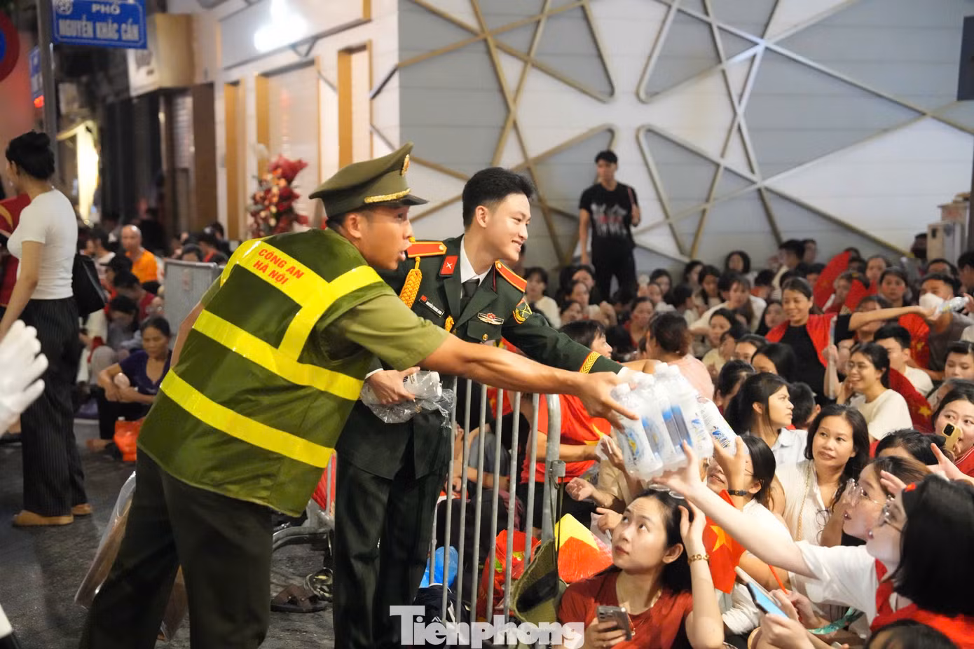 tp-concert-quan-doi6.jpg