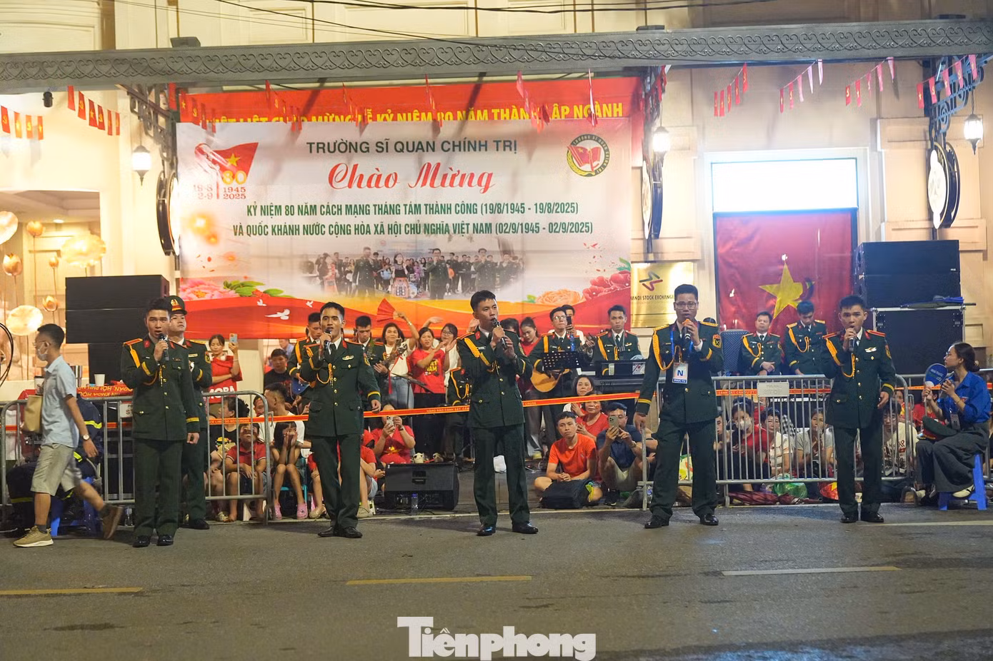 tp-concert-quan-doi42.jpg