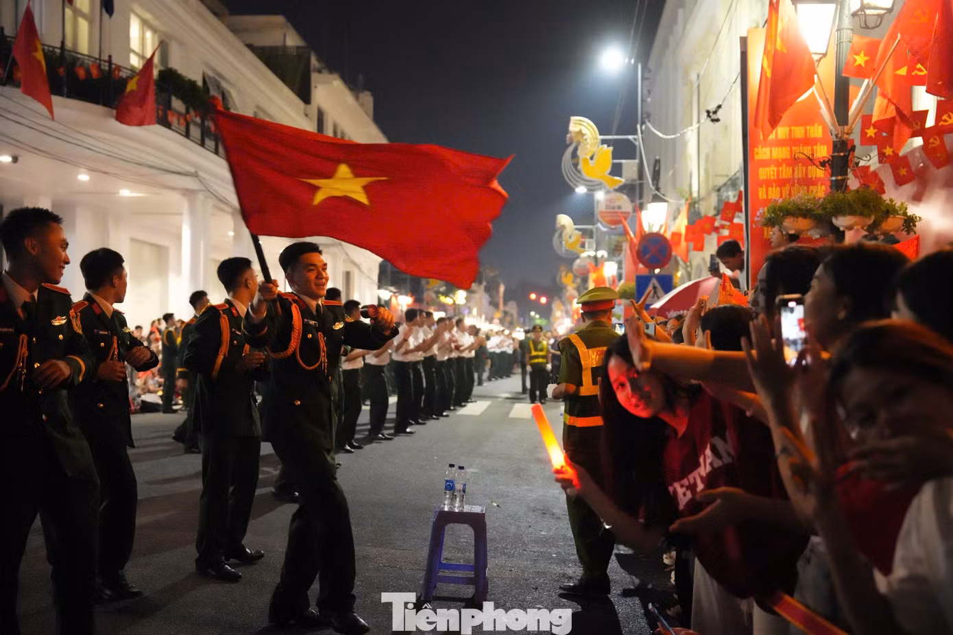 tp-concert-quan-doi9.jpg