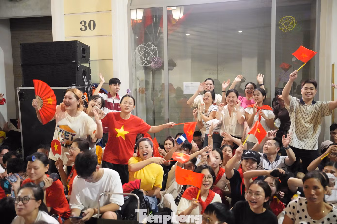 tp-concert-quan-doi23.jpg