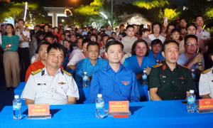 Anh Nguyễn Minh Triết dự chương trình 'Đêm hội sắc xuân' tại Vùng 4 Hải quân