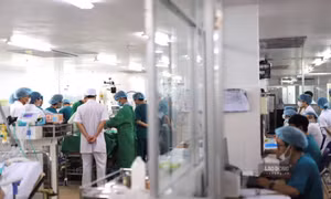 Cô gái 19 tuổi nguy kịch sau khi uống Panadol Extra cùng nước rửa chén