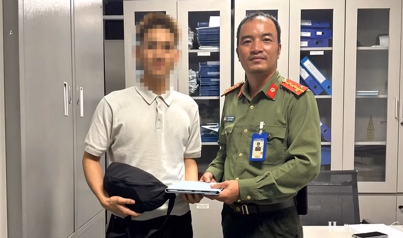 Khách Hà Nội đi Huế bỏ quên tài sản ở sân bay Phú Bài 