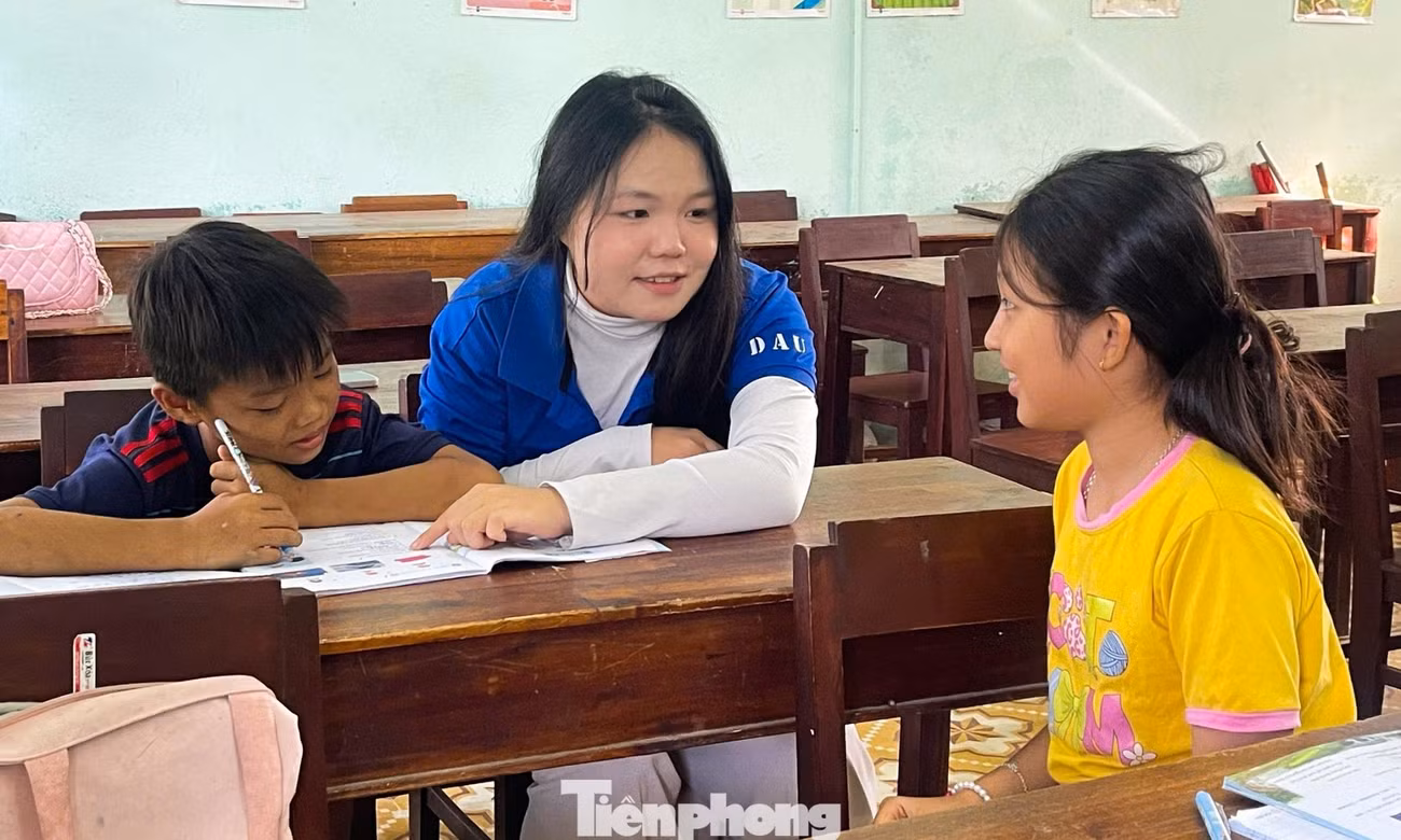 Hơn 100 lớp tiếng Anh miễn phí cho học sinh vùng khó