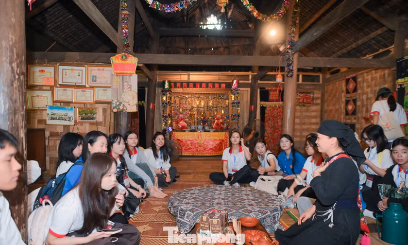 Đại biểu Hành trình Đỏ tham quan, học tập tại Thái Nguyên