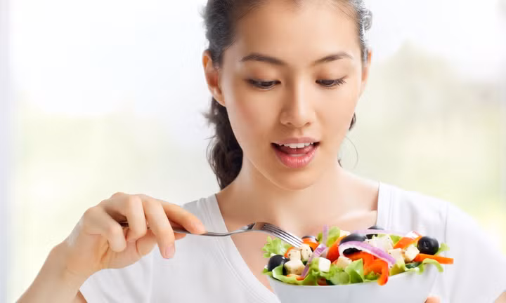 Điều gì xảy ra với cơ thể khi ăn chay sai cách?