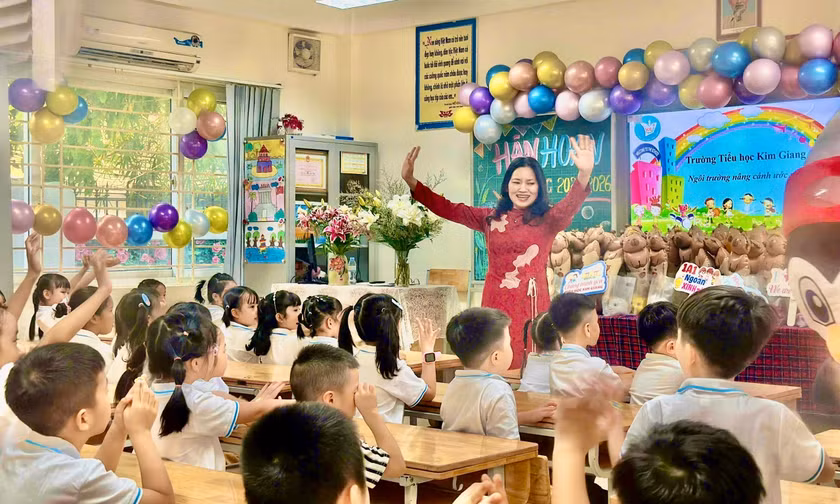 Phụ huynh học sinh lớp 1 than phiền, tối nào cũng ‘đánh vật' với con đến khuya 
