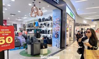 Hai thái cực của hàng giảm giá
