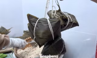 Bánh bá trạng 80.000 đồng/cái vẫn ‘cháy hàng’ dịp Tết Đoan Ngọ ở TPHCM 