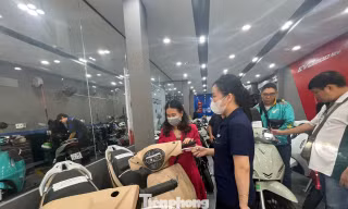 Xe điện hút khách khi giá xăng tăng