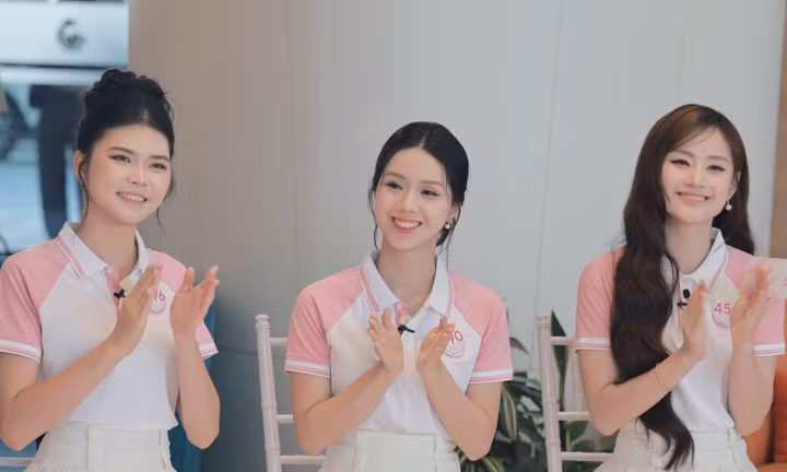 25 cô gái Hoa hậu Việt Nam tranh biện