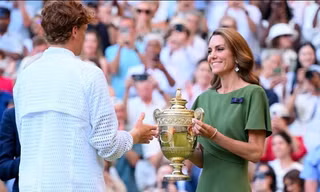 Vương phi Kate Middleton ghi điểm với giới mộ điệu trong lễ trao cúp Wimbledon
