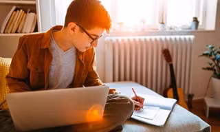 Trí thông minh thực sự không thể bắt chước, bản chất lộ rõ qua những điểm này