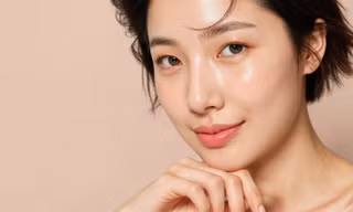 Xu hướng "glass skin" chưa bao giờ là theo đuổi làn da hoàn hảo không tì vết