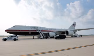 Ông Trump lần đầu đi chuyên cơ 'Nhà Trắng biết bay' xa hoa chưa từng có