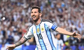 Messi nhận điểm 10 tuyệt đối cho màn trình diễn thiên tài trước Algeria