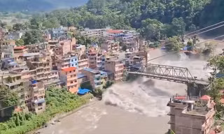 Thảm họa lũ lụt Nepal: Mất liên lạc với du khách của 19 quốc gia 