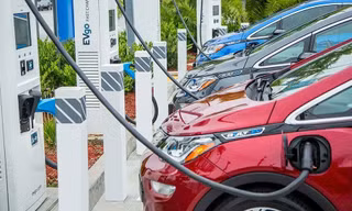 Các nước đầu tư mạnh về trạm sạc xe điện 