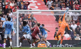 Trực tiếp Liverpool vs Nottingham 0-1 (Hết H1): Không vào!!! Munoz lỡ cơ hội