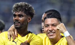 CĐV Malaysia: 'Cứ đá thế này thì nguy khi gặp Việt Nam'
