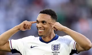 HLV Tuchel vẫn nói không với Trent Arnold: Cánh cửa World Cup đã đóng sập với hậu vệ Real?