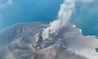 Núi lửa Anak Krakatau phun trào: Ám ảnh thảm họa từng xảy ra 
