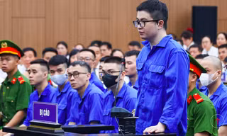 Chủ tọa đặt câu hỏi khiến mẹ siêu lừa Mr Pips lúng túng, bị hại đồng loạt vỗ tay