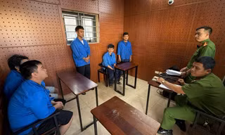 Nhóm đối tượng bị Công an bắt giữ.