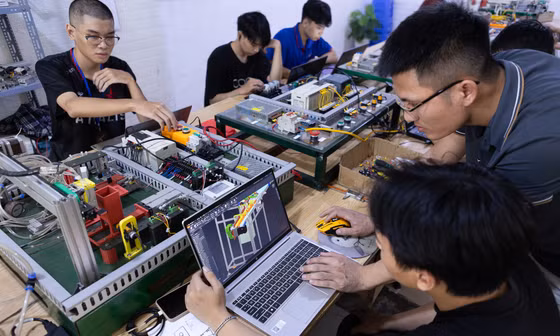 Thừa thầy, thiếu thợ: Cần loại bỏ lực cản của Kỷ nguyên vươn mình