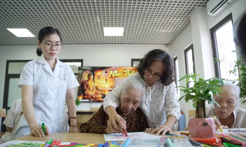 Viện dưỡng lão bán trú ở Hà Nội 'cháy chỗ', người cao tuổi phải đăng ký chờ tới lượt