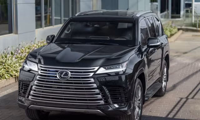 Lexus LX hybrid phiên bản bọc thép ra mắt