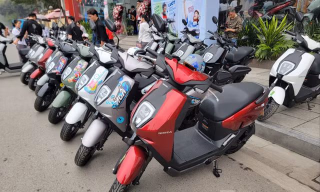 Xe máy điện của Honda giảm giá mạnh tại đại lý