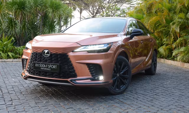 Xe bán chạy nhất của Lexus được làm mới